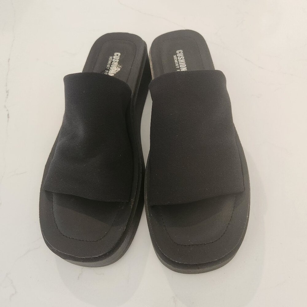 Cushionaire Size 11 memory foam slide sandals